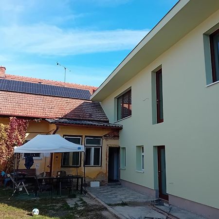 Statek Apartamento Veverska Bityska Exterior foto